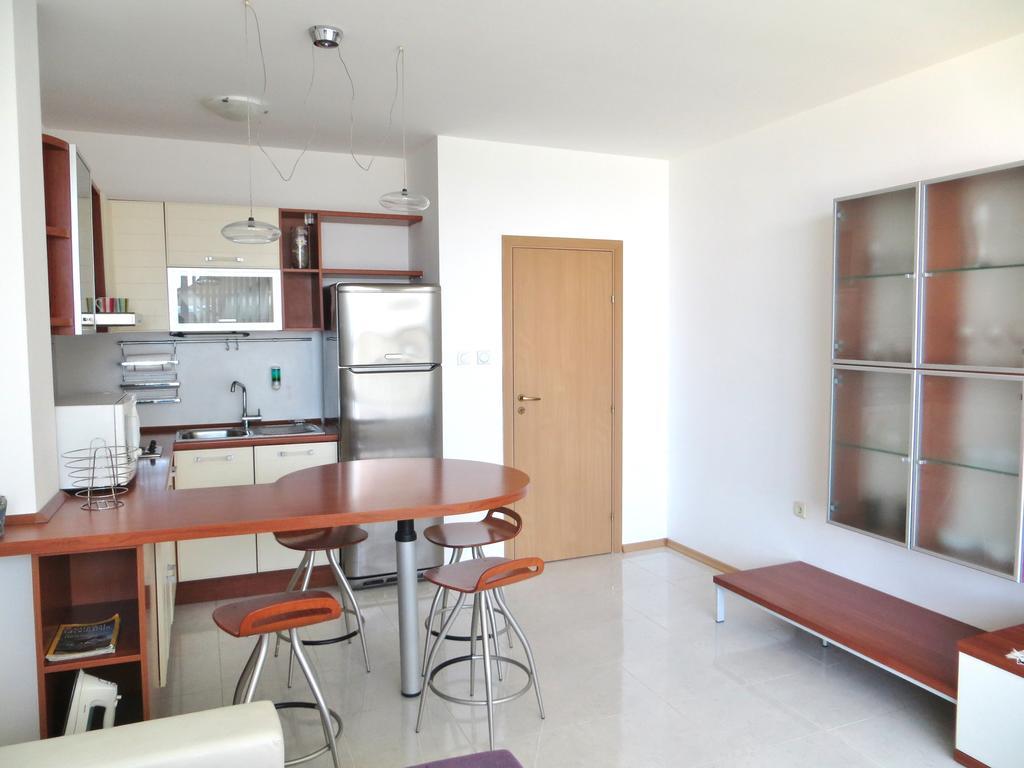 Holiday Apartment In Riviera Complex Sveti Vlas Phòng bức ảnh
