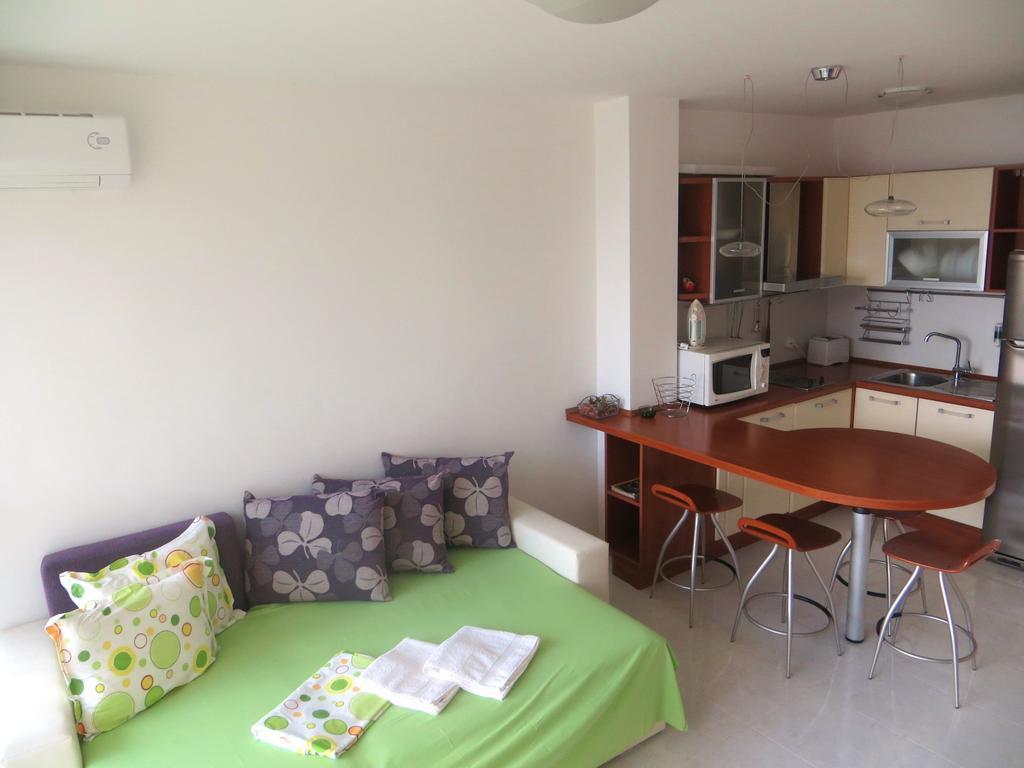 Holiday Apartment In Riviera Complex Sveti Vlas Ngoại thất bức ảnh