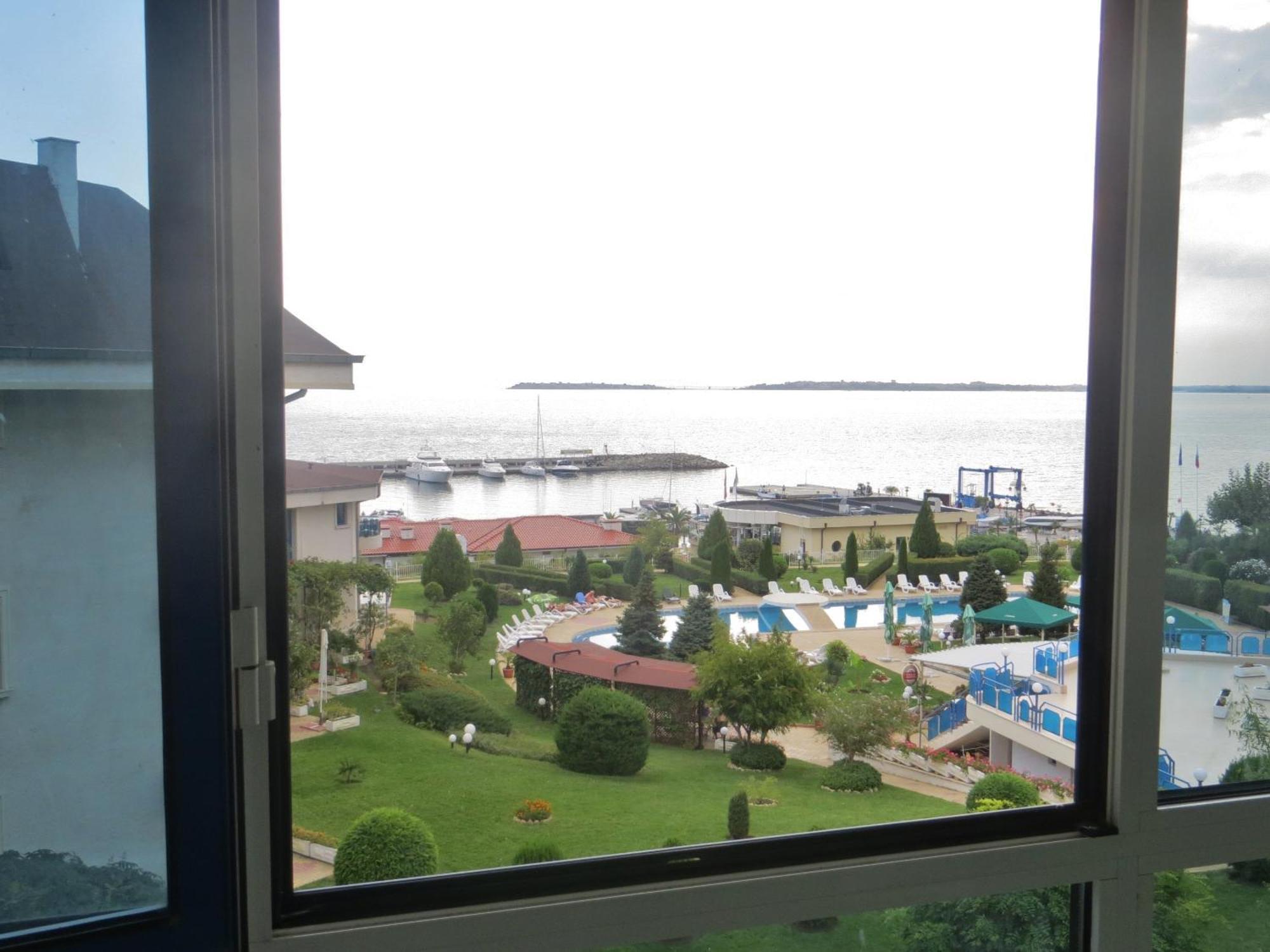 Holiday Apartment In Riviera Complex Sveti Vlas Ngoại thất bức ảnh