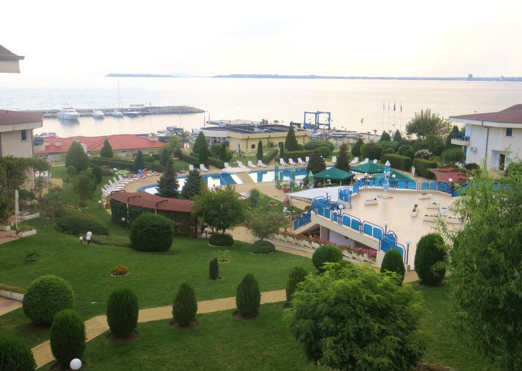 Holiday Apartment In Riviera Complex Sveti Vlas Phòng bức ảnh